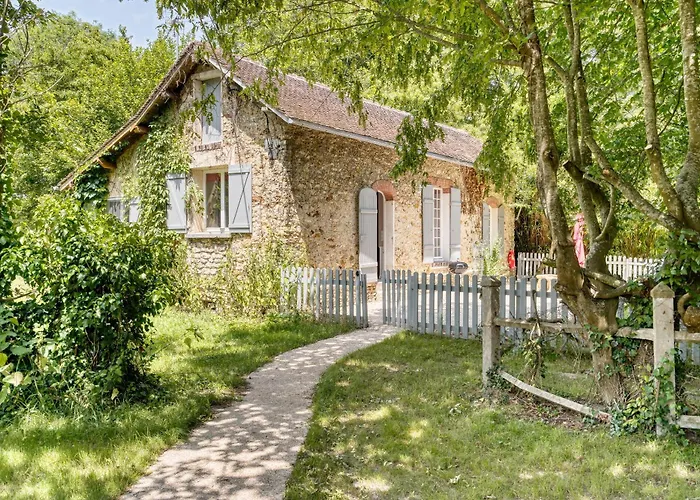 Le Petit Château De Barbizon Au Bois Du Mée